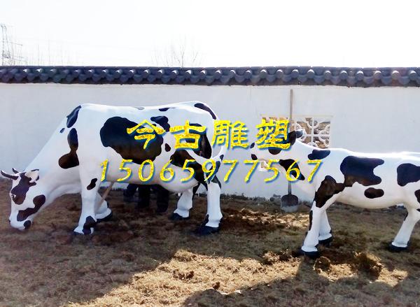 奶牛雕塑