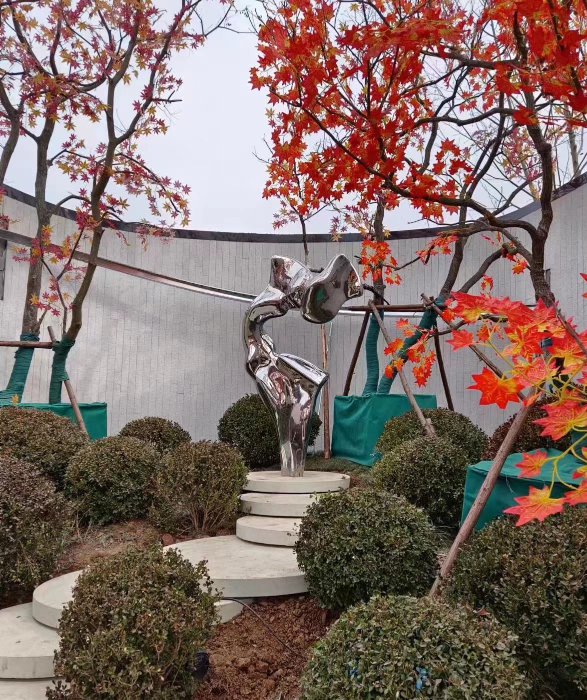 镜面不锈钢雕塑-临沂雕塑厂家